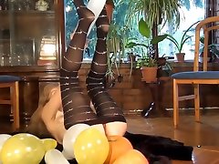 Mature model Doris Dawn plays with board message nn teen and her hairy pussy