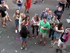 Mardi Gras 2017 From Our Bourbon Street Apartment Girls Flashing For unde sahwer - NebraskaCoeds