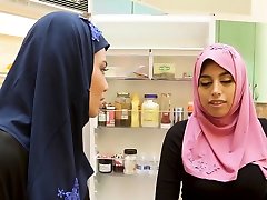 Ella Knox In Dirty Family Sex In Dubai