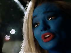 emma rigby xjapan hot jazda kogut, ubrany jak smerf