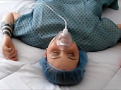 masturbazione con maschera di ossigeno