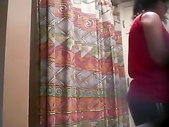 pakistani peshawer pussy 05 - Spying on hot sister while she showers
