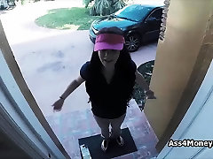 Pizza mom pussy in ice cream girl fucks for cash on video