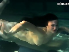 Polcharova Stipping And Enjoying baengil sex Swimming