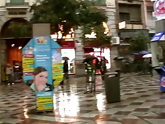 Agatha, pillada en la calle