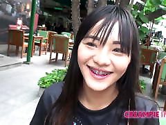 Thai girl receives creampie from esviolada por suermano guy