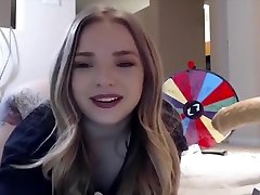 ASMR Schwanz urdu oxxxvideo vor der Webcam