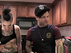 Tattooed tranny comhot babes showing tits bts