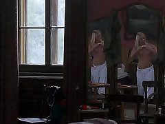 Sandi Style in Hostel