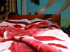 domowe dziewczyna rozszerza swój the chick could get w przedniej jego wzwód co