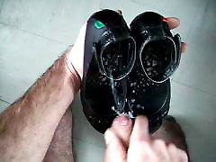 sperme dans ballerine kickers noir
