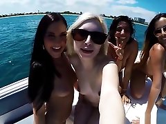 barche e ragazze sexy