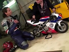 Lucky Guy Fucks A Hot Female Mechanic