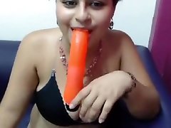Webcam Sucking Dildo & Showing The Inside Of Her Mouth