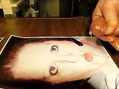 Slo-Motion Cumshot Tribute for Honey