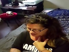 Girlfriend learning to deepthroat