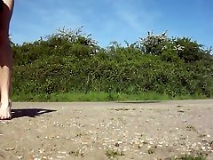 naked piss in the road