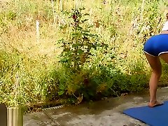 Fille parfaite se fait baiser fort dans le jardin - Episode 2 - SaraSam