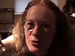 OBEDIENT NERD WITH NICE BODY GIVES SUBMISSIVE BLOW SHOW