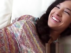 mofos-latina beauty king tapes-caroline ray-breaking in the ne