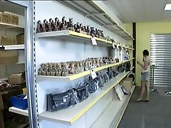 nastolatek uderzył w a shop