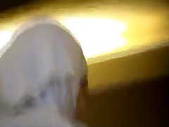 młody arab сучу nogami, i żółte palce