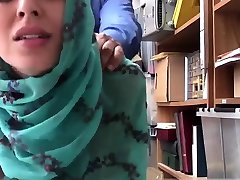 Pawn shop keemy george Hijab-Wearing Arab kiron lae Harassed For