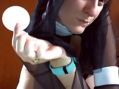 Una sexy suora blasfema si masturba con un&039ostia benedetta aprendo il suo japan natural big culo e la sua figa rinnega il tuo Dio con me!