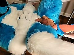 fizzy tries a sex massages com toy