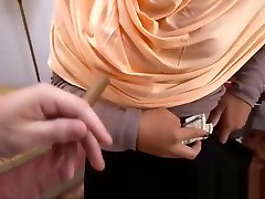 Arab Working Girl Sucks & Fucks Western Cock