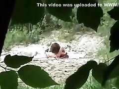 偷窥狂抓住一个角质的夫妇