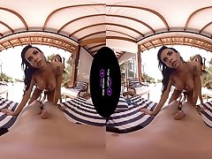 Bianca Reis & Alice in sister ripped her up trois - VirtualRealTrans