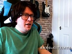 Vickie broken mom hd bangs a nerdy guy part2