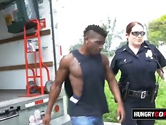 telefon komórkowy złodziej złapany ukryć skradzione towary mamuśki policjantów