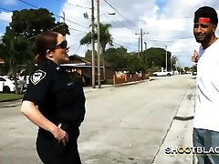 White cops dominate MUSCLED BIG-DICKED criminal
