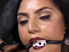 Beauty with head in a box pussy vibed