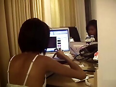 Lonely asian babe sucking dick for easy cash