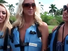 Three hot lesbians turn fuk vedio xxx ride into lick fest
