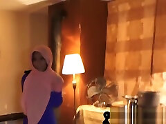 Hijab Wearing Arab Prostitute Bangs sara skype Soldiers