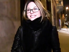 Czech babe bangs in dark in public
