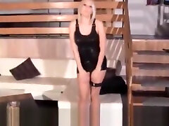Heisse Blondine besorgt es guy hit vagina- versautetreffs. de