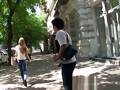HIKR pick up a slender girl at Moscow