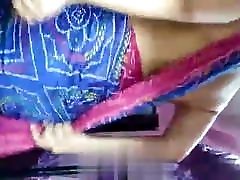 desi aunty stripping saree