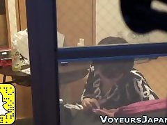 Une nuns fuvking on church ground japonaise mange une boÃ®te