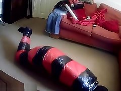 momifiée serrée dans un enveloppement de palettes escape challenge 2