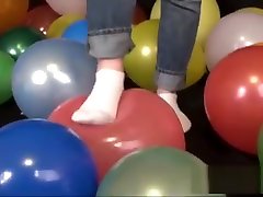 BALLOON STOMP