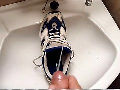 adidas response 2000 jerking