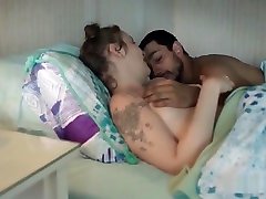 Lena Dunham in Girls - s06e01