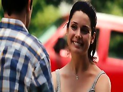 Ali Cobrin leaning over into the shemale black cam papa films of a car as a