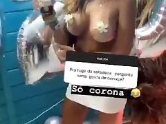 Sarah Caus, Melhores Amigos no thaigirl tia , mostrando a buceta